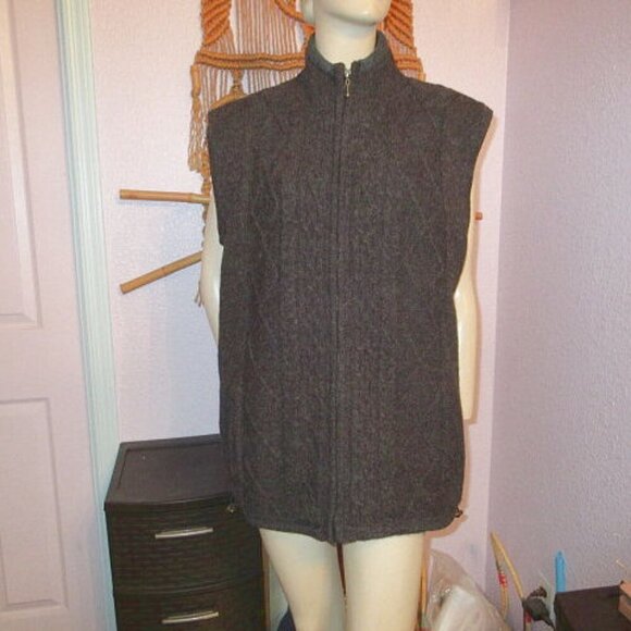 Aran Woolen Mills Cardigan Sweater Size L Cable Knit Fisherman Jumper Pockets - Picture 1 of 12